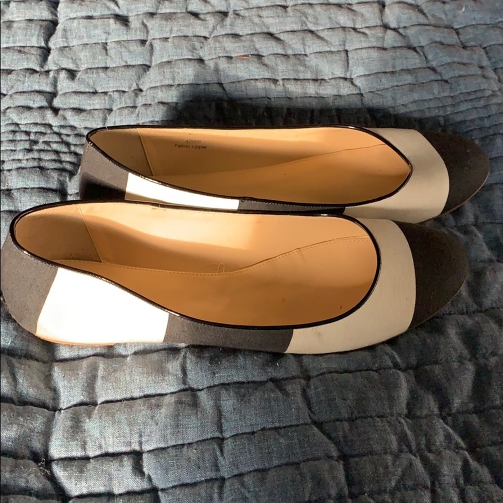 Gently used JCrew black & white flats (Sz 12)